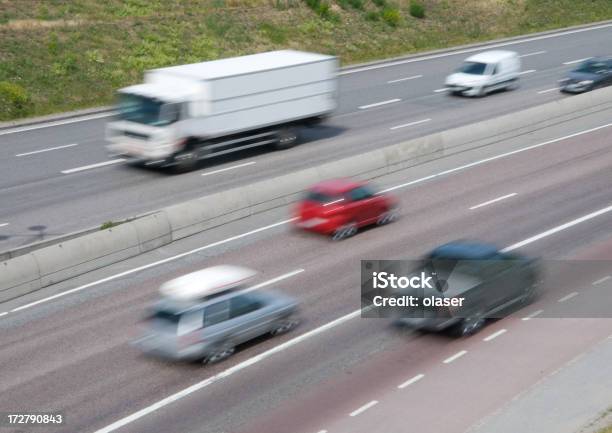 Verschwommene Verkehr Lastwagen In Motion Stockfoto und mehr Bilder von Fernverkehr - Fernverkehr, Auto, Behälter