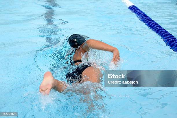 자유식 뇌졸중에는 수영-동작 활동에 대한 스톡 사진 및 기타 이미지 - 수영-동작 활동, 수영장-스포츠 경기장, 스포츠 레이스