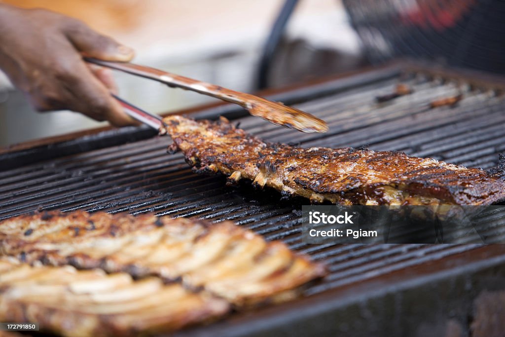 Barbacoa verano de la cocina a la vista - Foto de stock de Parrillera libre de derechos