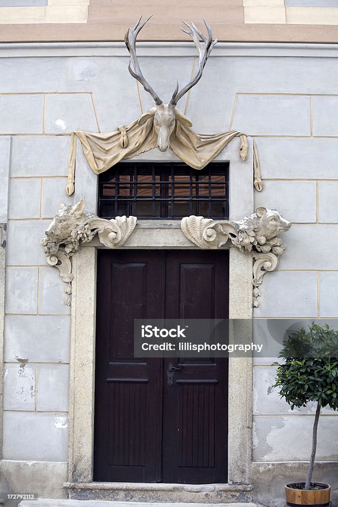 Ornato porta in European Village - Foto stock royalty-free di Ambientazione esterna