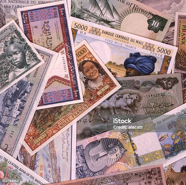 Международная Валюта — стоковые фотографии и другие картинки Без людей - Без людей, Бумажные деньги, Валюта