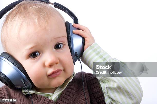 子供の音楽 - 1歳以上2歳未満のストックフォトや画像を多数ご用意 - 1歳以上2歳未満, MP3プレイヤー, エレクトロニクス産業