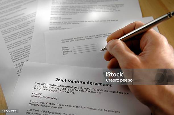 Accordo Di Jointventure - Fotografie stock e altre immagini di Accordo d'intesa - Accordo d'intesa, Affari, Argentato