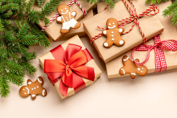 istock Xmas fir tree branch, Christmas gift boxes and space 1727948040