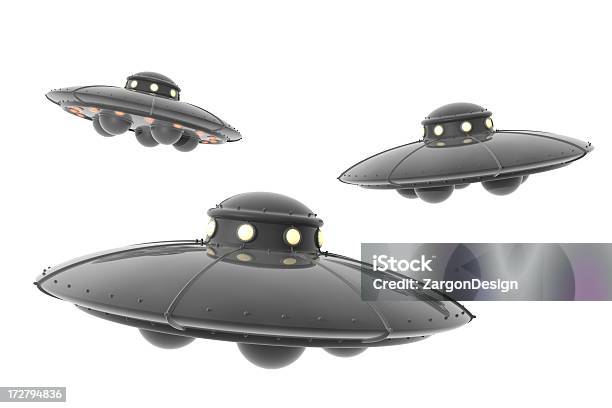 Flying Saucers Foto de stock y más banco de imágenes de OVNI - OVNI, Recortable, Extraterrestre