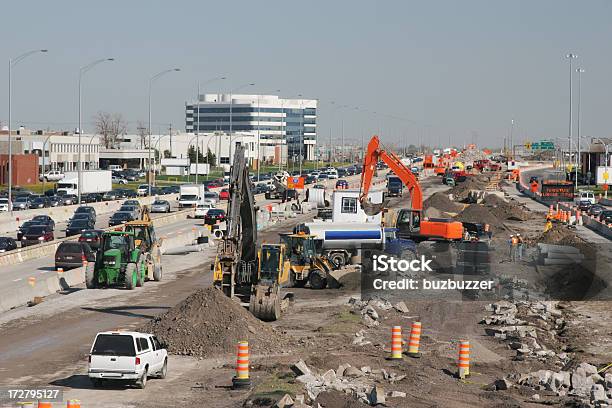 Obras De Autopista Urbana Foto de stock y más banco de imágenes de Solar de construcción - Solar de construcción, Avenida, Sector de la construcción