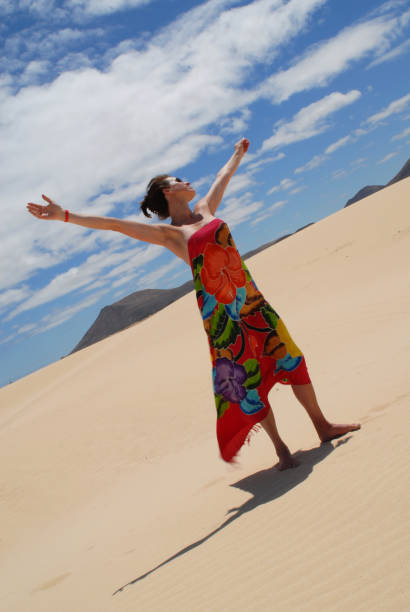 istock Girl in the desert 172795590