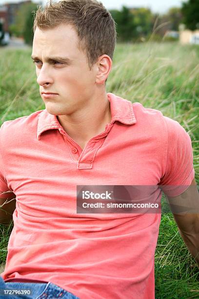 Retrato De Campo - Fotografias de stock e mais imagens de Adulto - Adulto, Ao Ar Livre, Cabelo Louro