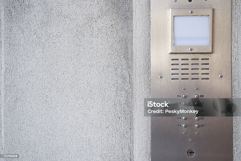 Intercomunicador de puerta con moderna en acero inoxidable - Foto de stock de Intercom libre de derechos