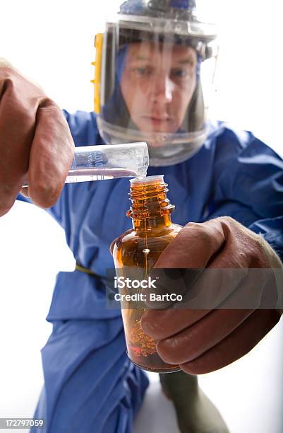 Ropa De Trabajo Protectora Para Trabajador Manual Foto de stock y más banco de imágenes de Equipo de seguridad - Equipo de seguridad, Química, Amianto