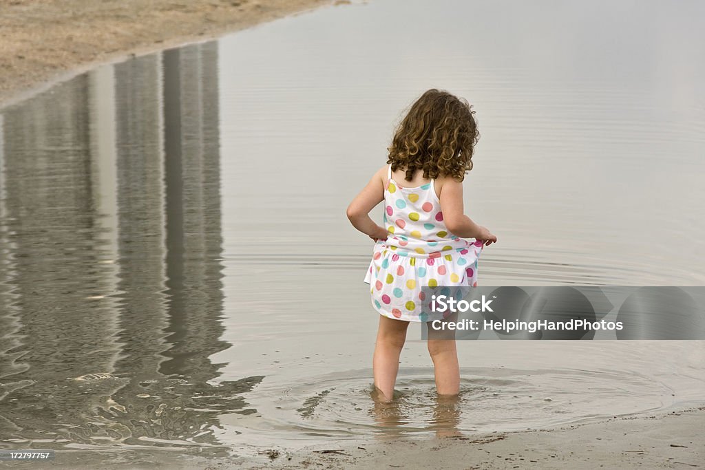 Ragazza in spiaggia - Foto stock royalty-free di 4-5 anni