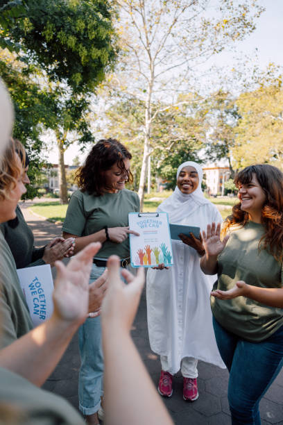 istock Volunteers team briefing 1727983469