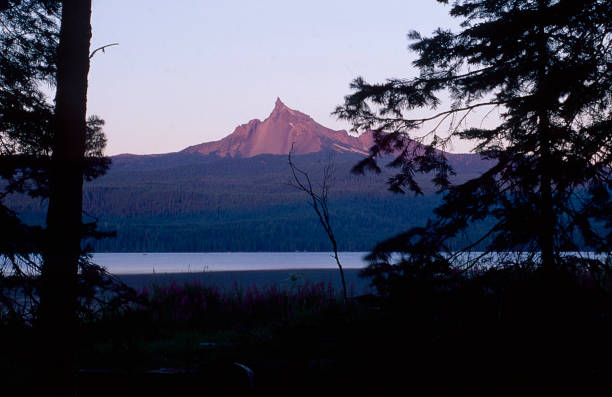 istock Mount. Thielsen, Diamond Lake, Deschutes National Forest, Oregon 1727990290