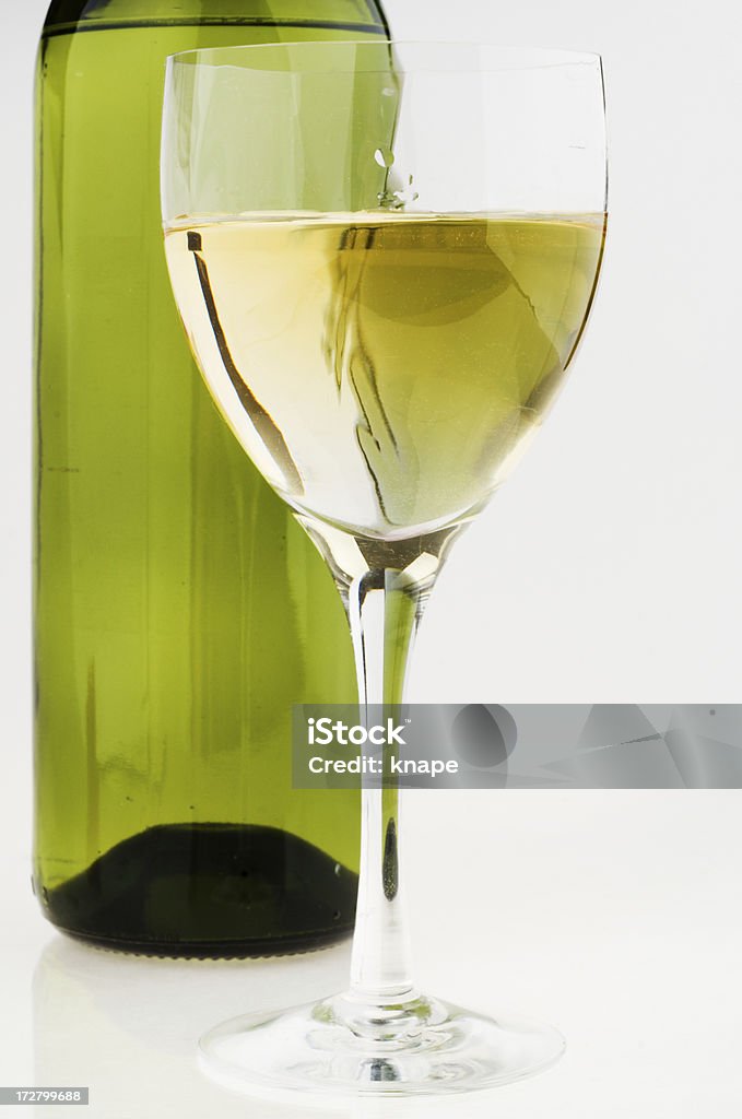 Vino e bottiglia - Foto stock royalty-free di Alchol