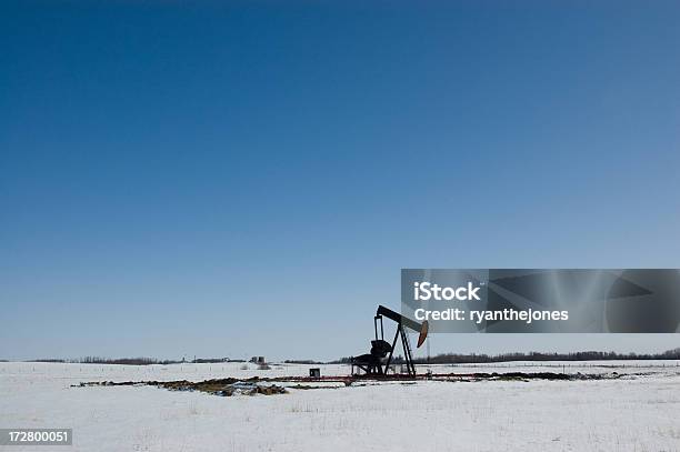 Derrick Olio - Fotografie stock e altre immagini di Alberta - Alberta, Attrezzatura, Cielo