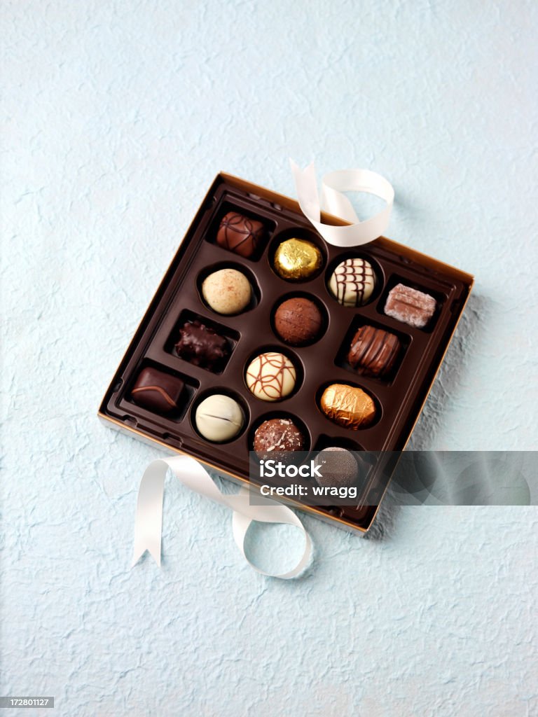 Bombons de chocolate em uma caixa - Royalty-free Alimentação Não-saudável Foto de stock