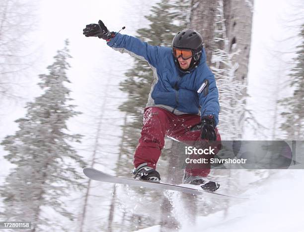 Snow Boarder Fangen Einige Air Stockfoto und mehr Bilder von Aktivitäten und Sport - Aktivitäten und Sport, Aufregung, Berg