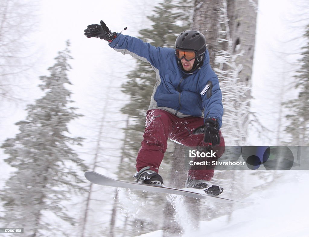 Nieve boarder disfrutar de algunas aire - Foto de stock de Actividad libre de derechos