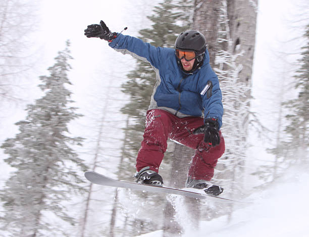 snowboarder di prendere alcuni - idaho snowboarding sandpoint winter foto e immagini stock