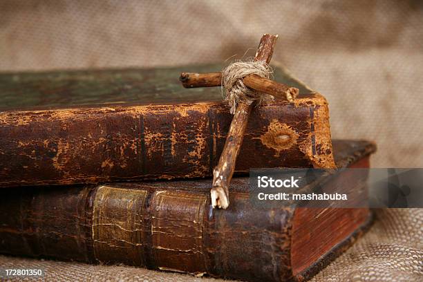 Biblia Foto de stock y más banco de imágenes de Adorador - Adorador, Aprender, Biblia