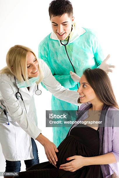 Examen De Embarazo Foto de stock y más banco de imágenes de Doctor - Doctor, Embarazada, 30-39 años