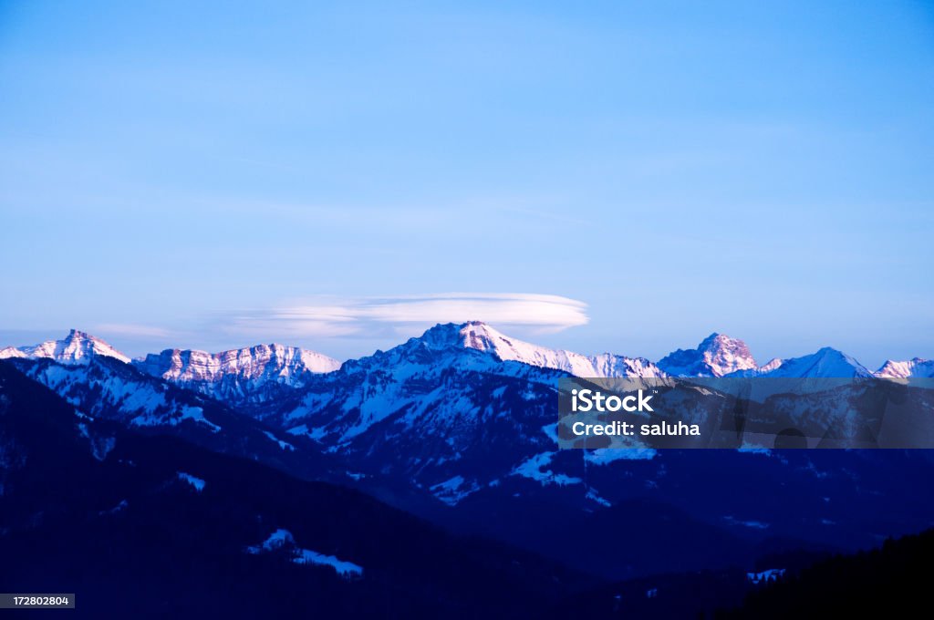 Montañas de invierno - Foto de stock de Aire libre libre de derechos