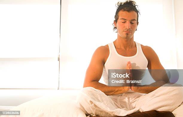 Yoga - Fotografie stock e altre immagini di Adulto - Adulto, Ambientazione tranquilla, Bellezza