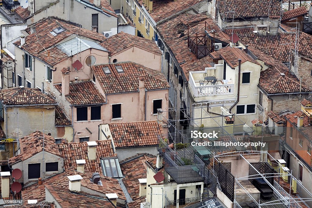 Telhados de Veneza, Itália - Foto de stock de Antena - Equipamento de telecomunicações royalty-free