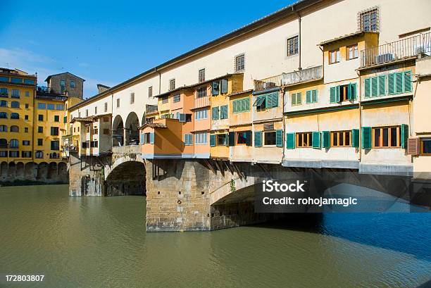 イタリアフィレンツェのアルノ川に架かるヴェッキオ橋 - アルノ川のストックフォトや画像を多数ご用意 - アルノ川, イタリア, イタリア文化