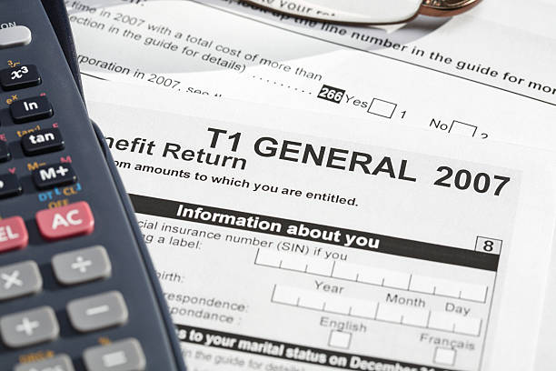 istock Canadian Tax Form 172804918