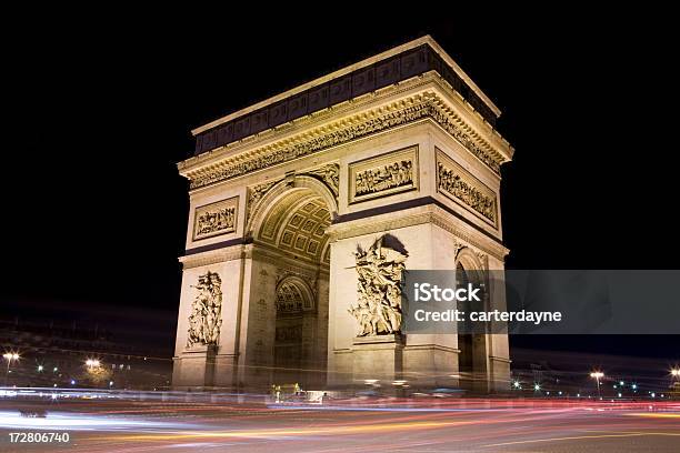 Arco Del Triunfo París Francia Por La Noche Foto de stock y más banco de imágenes de Aire libre - Aire libre, Arco - Característica arquitectónica, Arco del Triunfo - París