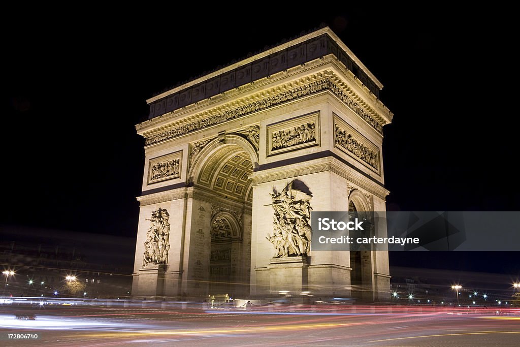 Arco do Triunfo, Paris, França à noite - Foto de stock de Arco - Característica arquitetônica royalty-free