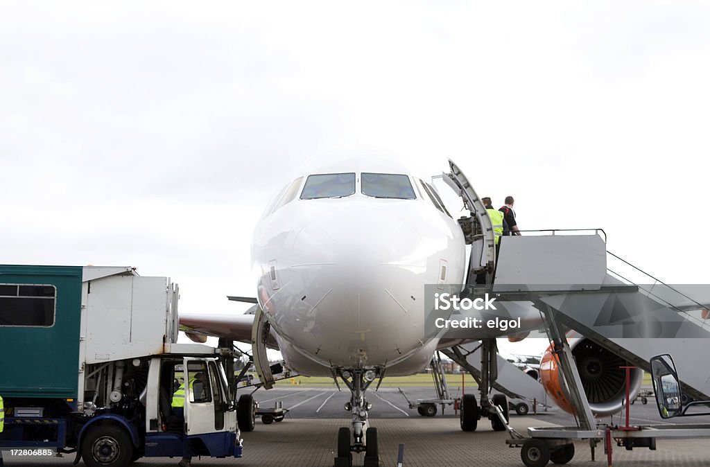 Avión Disembarkation - Foto de stock de Aeropuerto libre de derechos