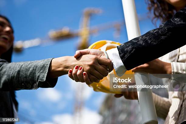 Construção De Negociação - Fotografias de stock e mais imagens de Comunidade - Comunidade, Investimento, Poupança