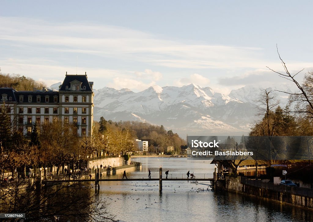 Cidades; Thun, entrada para os Alpes suíços - Foto de stock de Alpes europeus royalty-free