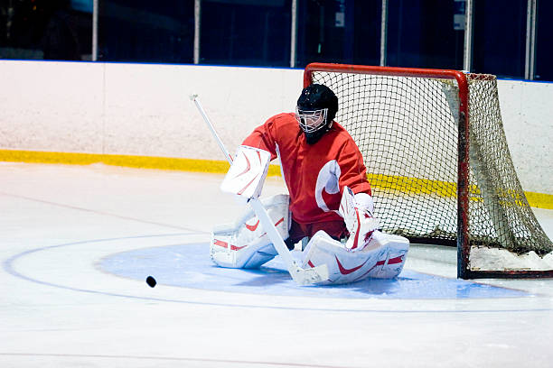 istock Hockey Goaltender Action Shot 172807970