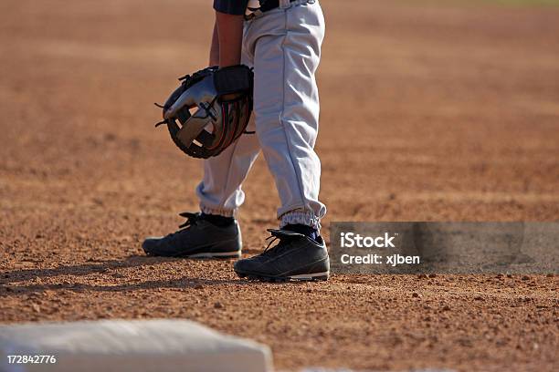 Abstracto Jugador De Béisbol Foto de stock y más banco de imágenes de Campo - Lugar deportivo - Campo - Lugar deportivo, Liga de béisbol y softbol juvenil, Línea de fondo