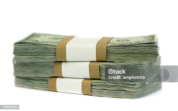 Ein Haufen Geld Stockfoto und mehr Bilder von Gestapelt - Gestapelt, Währung, Geldschein