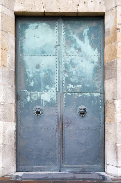 istock Metal grunge door 172843716