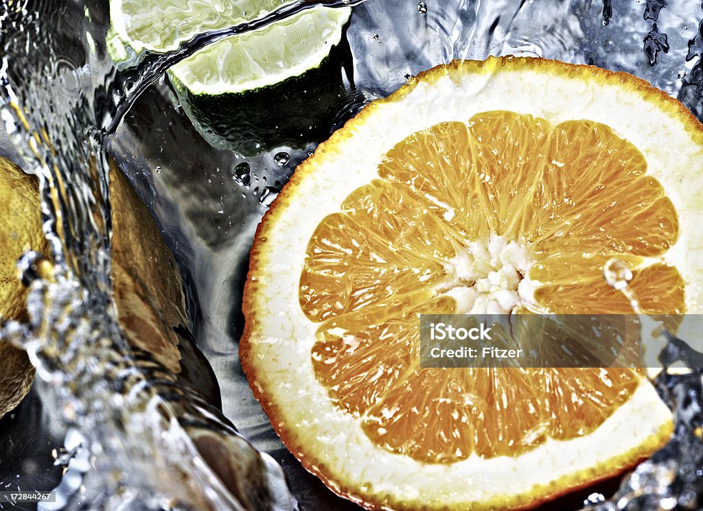 Frische Obst Spritzendes Wasser - Lizenzfrei Stehendes Gewässer Stock-Foto