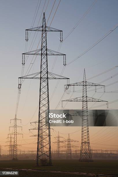 Electricity Pylon Stockfoto und mehr Bilder von Bauwerk - Bauwerk, Blau, Einzellinie