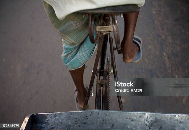 Rua Índia - Fotografias de stock e mais imagens de A caminho - A caminho, Adulto, Algodão
