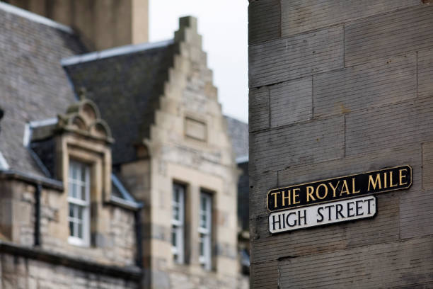 Royal Mile, Edinburgh. Sign and architecture, Edinburgh. royal mile stock pictures, royalty-free photos & images