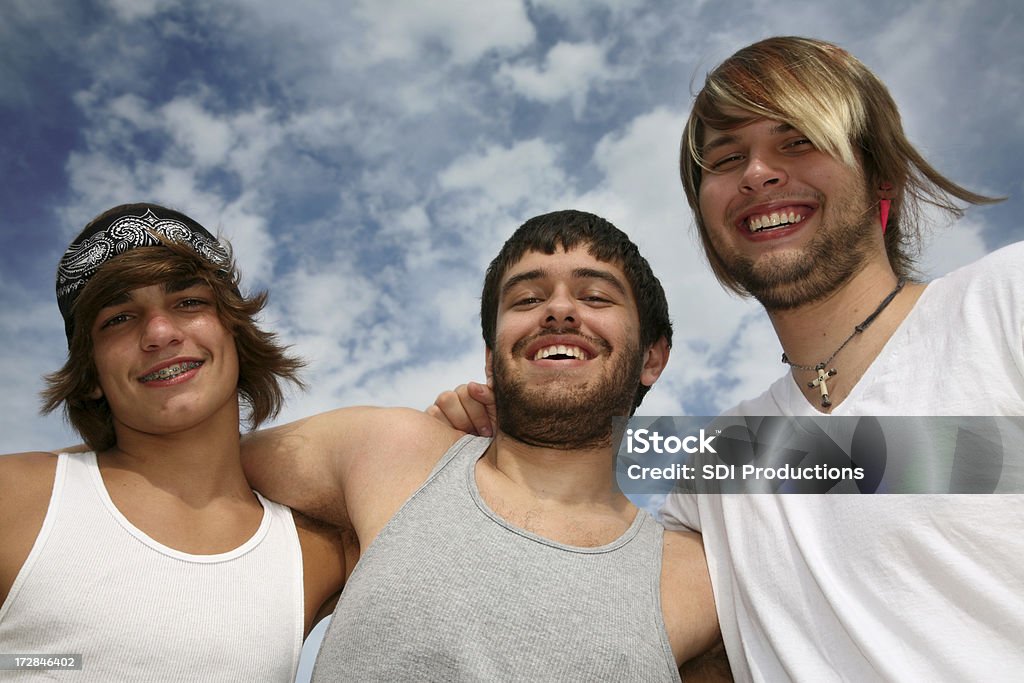 Três jovens amigos - Foto de stock de Adolescente royalty-free