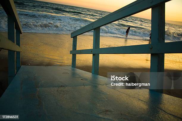 からのビーチのライフガードの小屋 - アメリカ合衆国のストックフォトや画像を多数ご用意 - アメリカ合衆国, カリフォルニア州, サンタモニカ