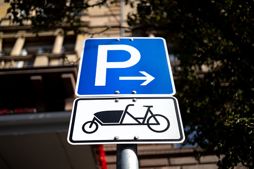 a german Cargo bike parking sign
