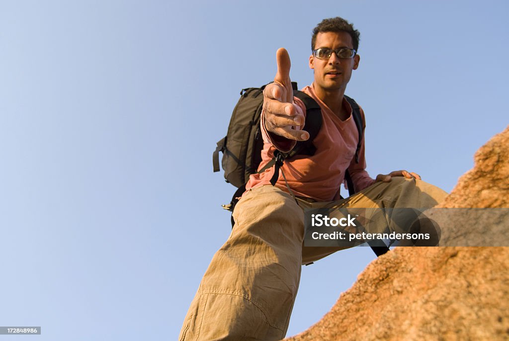 Mann mit hand bis - Lizenzfrei Kampfhose Stock-Foto