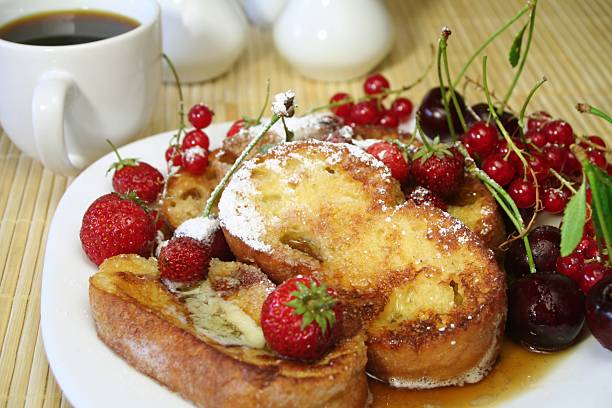 toast alla francese - french toast toast french culture syrup foto e immagini stock