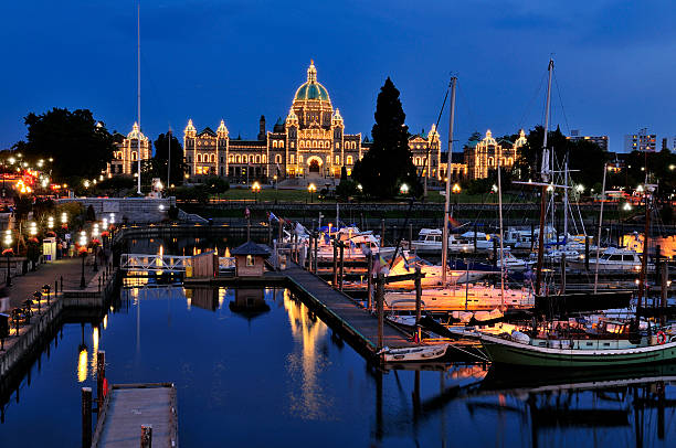 istock Twilight in Victoria, British Columbia 172849377
