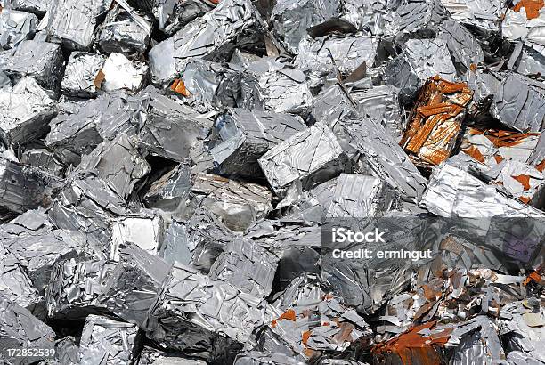 Pilha De Metal Pronto Para Ser Reciclado - Fotografias de stock e mais imagens de Alumínio - Alumínio, Antigo, Arranjo